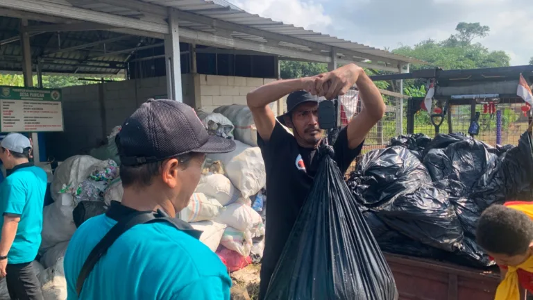 Hari Lingkungan Hidup Sedunia, DLH Purbalingga Bersihkan 1090 Kg Sampah Plastik9