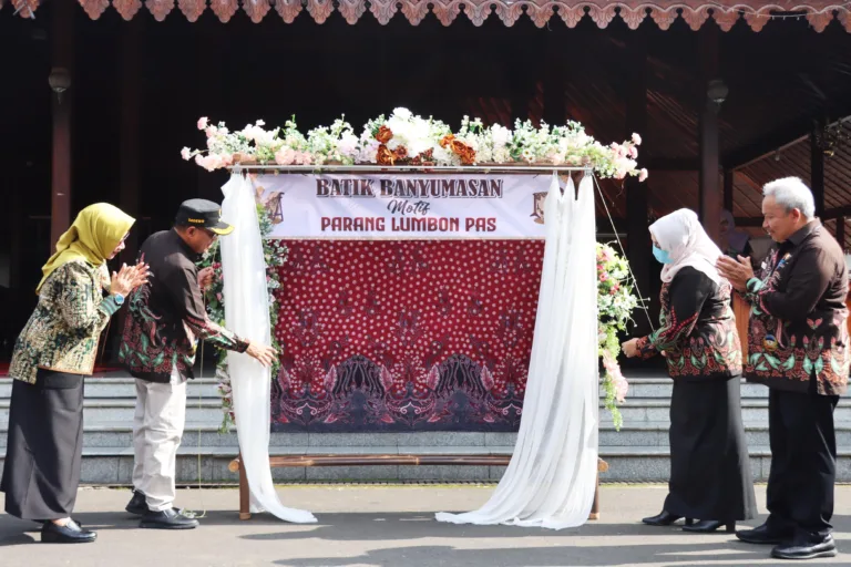 hari batik1