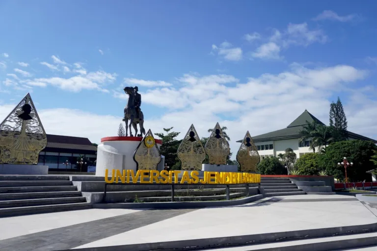 unsoed gerbang