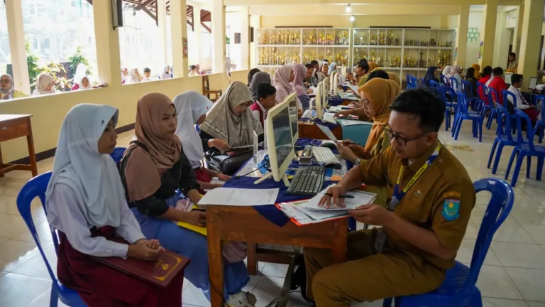 SPMB Purbalingga Dimulai, Orang Tua Apresiasi Pendaftaran Mudah dan Transparan