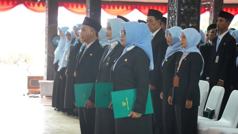 Bupati Purbalingga Kepala Sekolah Berperan Tentukan Masa Depan Generasi Purbalingga4